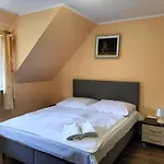 Gosciniec U Zawierki Inn *