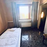Inn Gosciniec U Zawierki Lodz