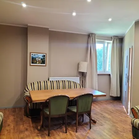 Gosciniec U Zawierki * Łódź